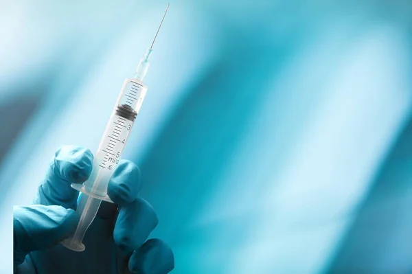Orvos Orvosi Fecskendővel Készen Áll Vakcina Beadására Betegnek Védőoltás Fogalma — Stock Fotó