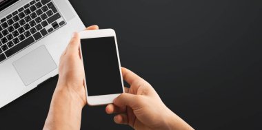 Bilgisayarlı dijital ekranda yatırım teknolojisi uygulaması