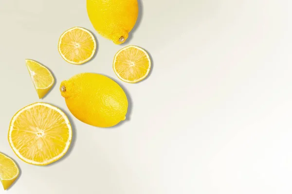 Kreativ Layout Gjord Färsk Citroncitrusfrukt — Stockfoto