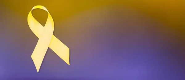 Fita Amarela Fundo Colorido Para Apoiar Pessoas Que Vivem Doença — Fotografia de Stock