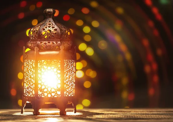 Lanterna Árabe Ornamental Com Vela Acesa Brilhando — Fotografia de Stock