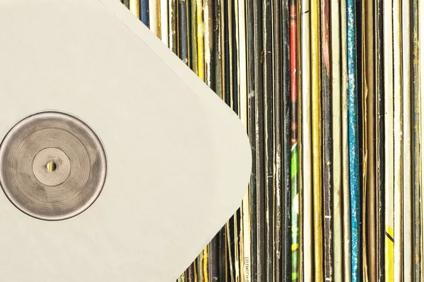 Vecchio Disco Vinile Retrò Con Collezione Dischi — Foto Stock