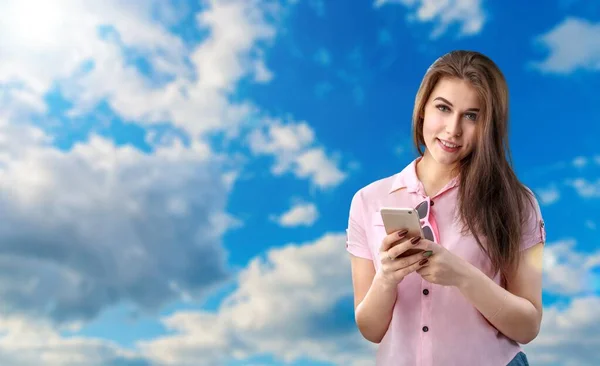 Young Lady Using Phone Positive Expression Smiles Broadly — Stock Photo, Image