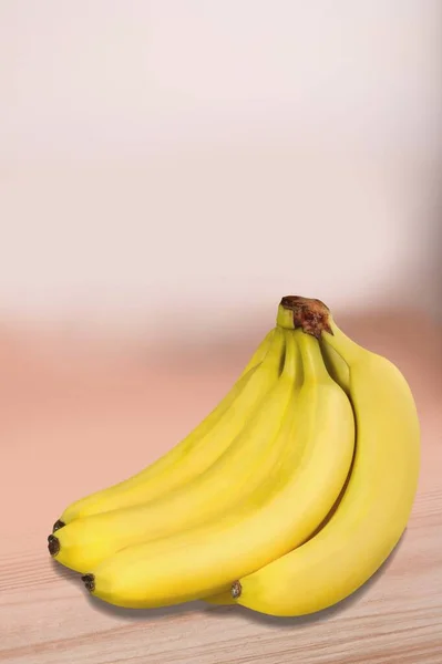 Ein Bündel Frischer Reifer Gelber Bananenfrüchte — Stockfoto