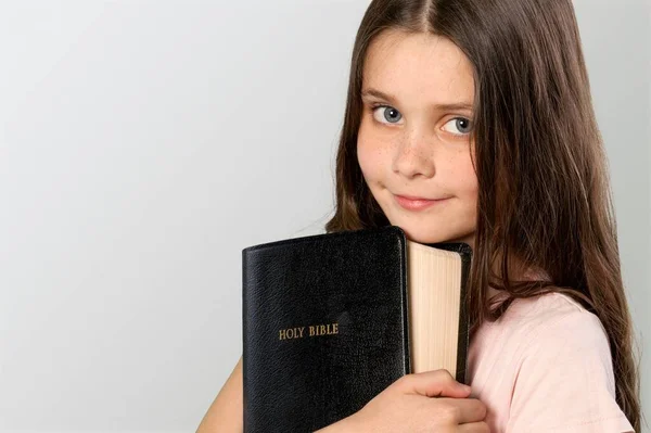 Menina Segurando Bíblia Para Estudo Igreja — Fotografia de Stock