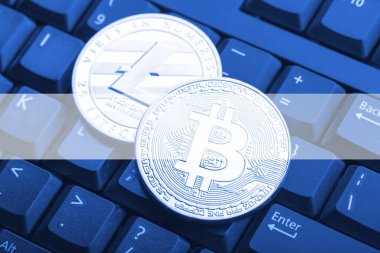 Klavyede bitcoin ve ethereum madeni para