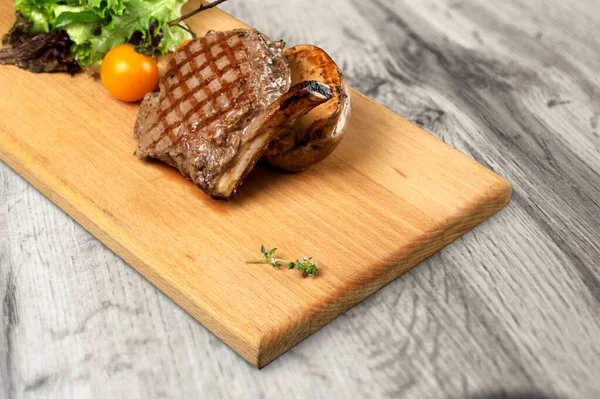 Grilled Beef Steak Spices Vegetables — Stock Photo, Image