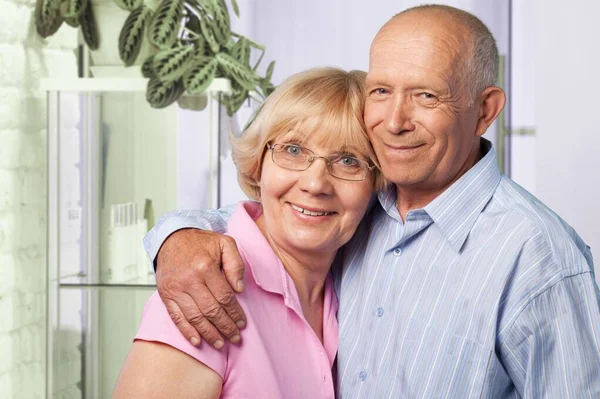 Happy Senior Woman Man Couple Hugging — Stock Photo, Image