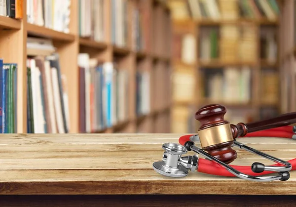 Młotek Drewniany Sędzia Medyczny Stetoskop — Zdjęcie stockowe