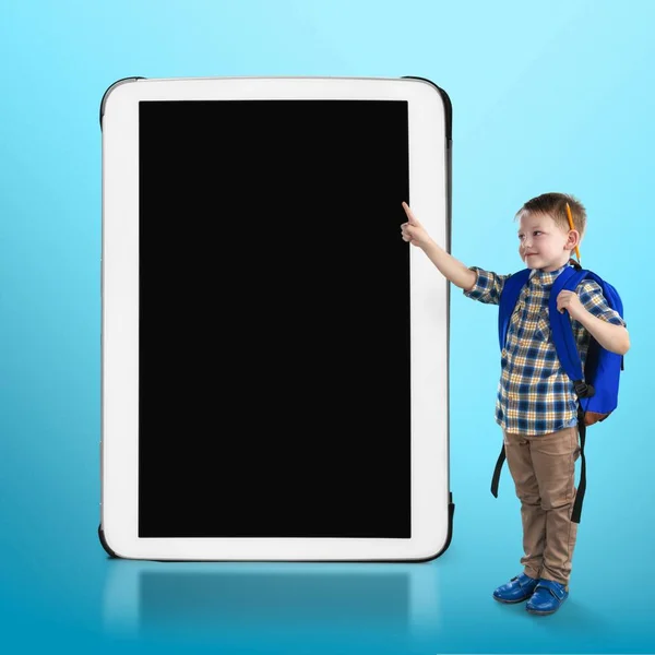 Mobile Offer Happy Child Pointing Huge Cellphone Dark Screen — Stock Photo, Image