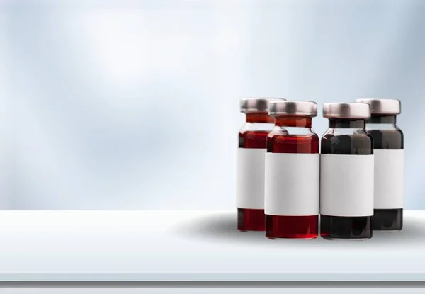 珊瑚病毒疫苗的药瓶 医疗保健的概念 — 图库照片