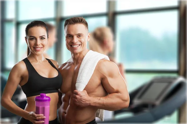 Atractiva Pareja Haciendo Programa Entrenamiento Gimnasio Gimnasio —  Fotos de Stock