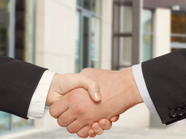 ビジネスの握手やパートナーシップの概念を — ストック写真
