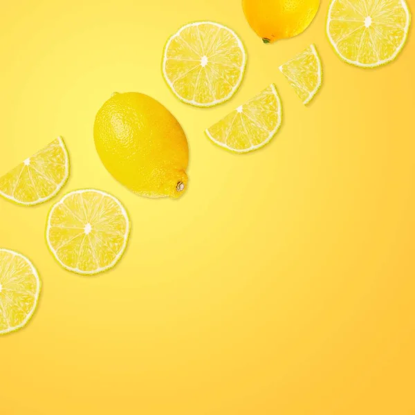 Limones Frescos Sobre Fondo Amarillo Cerca — Foto de Stock