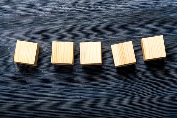 1. ahşap arka plan üzerinde metin