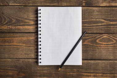 Arka plan. Yüz sketchbook ahşap arka plan ve metin için