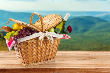 Piknik sepeti. Romantik piknik