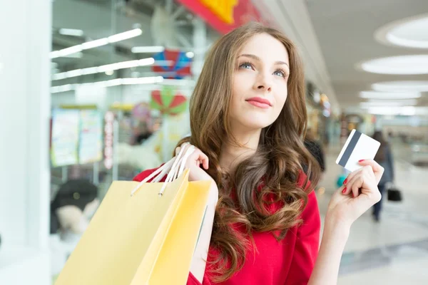 Shopper, telefon, handel detaliczny. — Zdjęcie stockowe