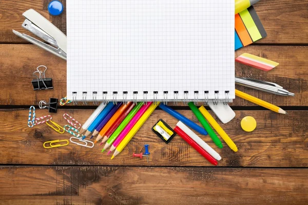 Schule, Anstecknadel, Ordner. — Stockfoto