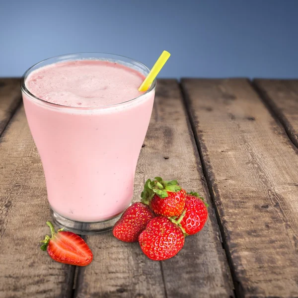 Milk, Strawberry, Smoothie. — Stock Photo, Image