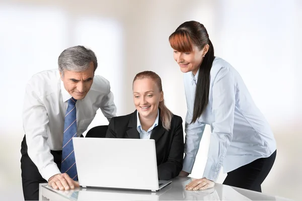 Büro, Computer, Meeting. — Stockfoto