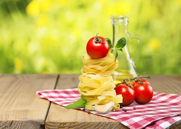 Checked, outdoor, tablecloth. — Stock Photo, Image