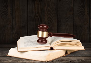 Hukuk, kitap, tokmak.