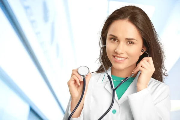 Läkare, stetoskop, sjuksköterska. — Stockfoto