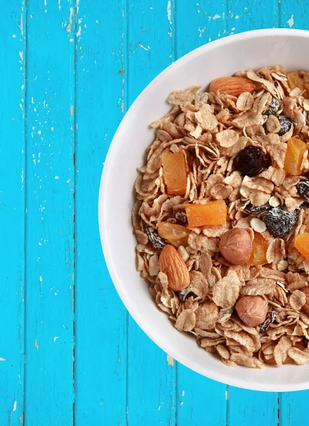 Flingor, müsli, skål. — Stockfoto