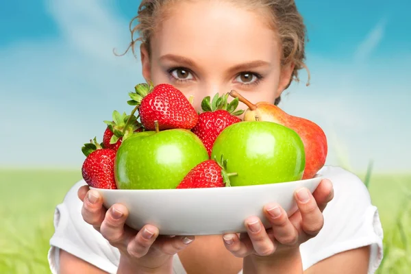 Estilo de vida saudável, Frutas, Mulheres . — Fotografia de Stock