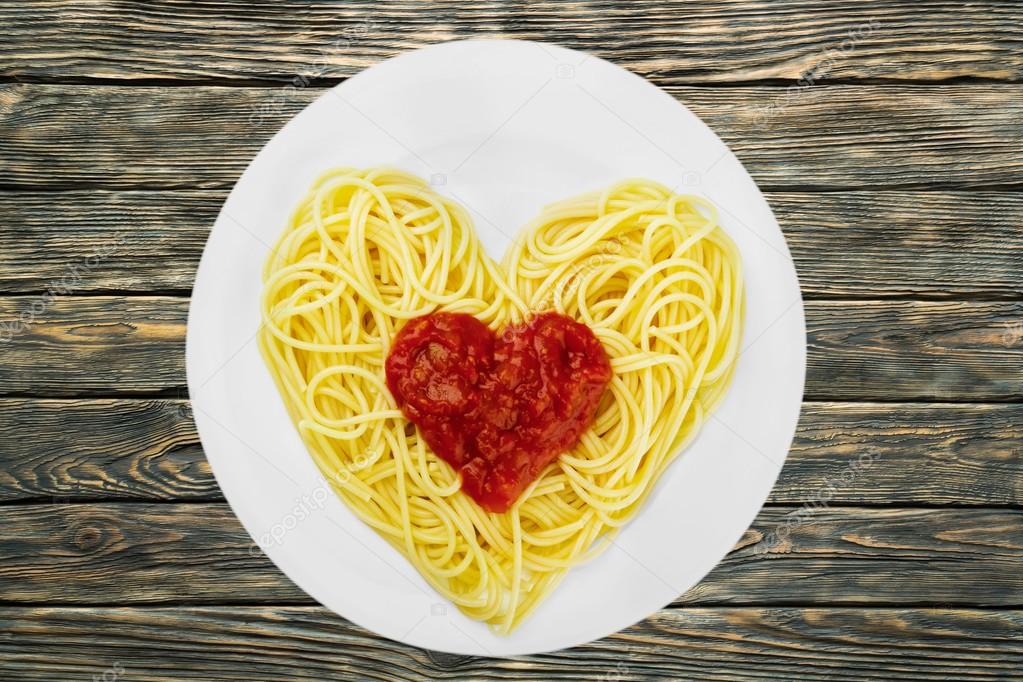 Spaghetti, Pasta, Heart Shape. Stock Photo by ©billiondigital 73941051