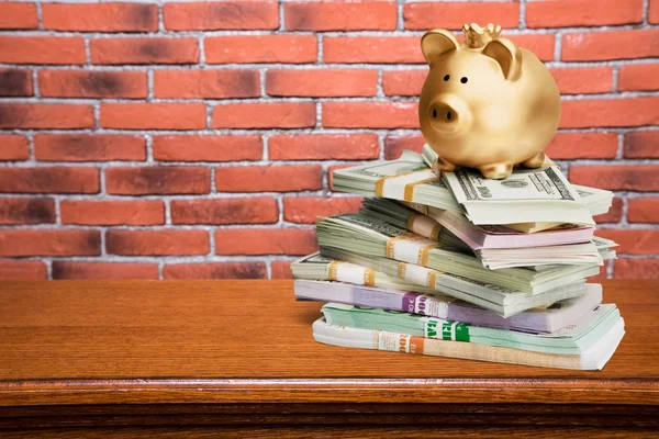 Piggy Bank, valuta, Stack. — Stockfoto