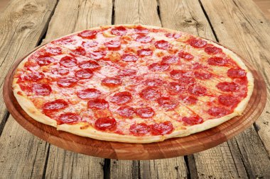 Pizza, salam, bölümü.