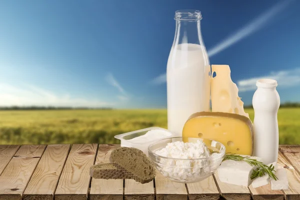 Mleka, produktów mlecznych, sera. — Zdjęcie stockowe