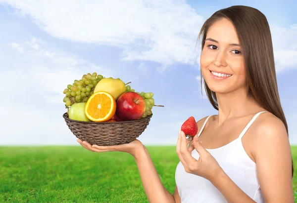 Frutas, mujeres, estilo de vida saludable . — Foto de Stock