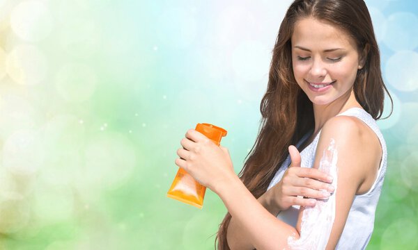 Лосьон, солнцезащитный крем, женщина
.