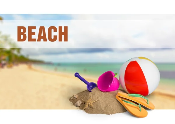 Strand, Beach bal, speelgoed. — Stockfoto