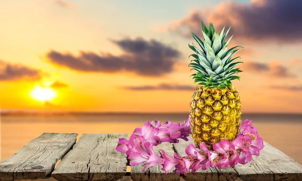 Ghirlanda, Cultura hawaiana, Ananas . — Foto Stock