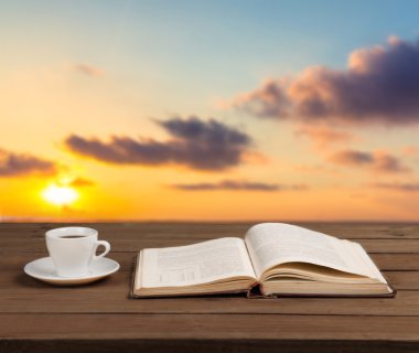 Kitap, Kupası, hayatı.