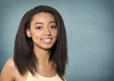 Portre, insan yüzü, gülümseyen.