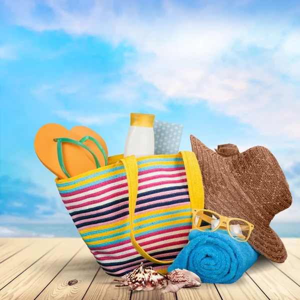 Διακοπές, καλοκαίρι, παραλία τσάντα. — Φωτογραφία Αρχείου
