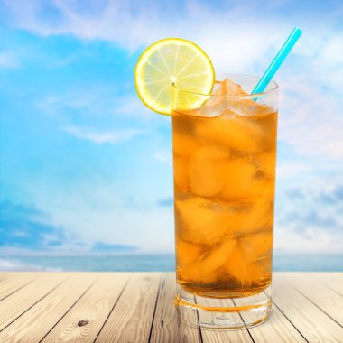 İçki, buzlu çay, limonata.