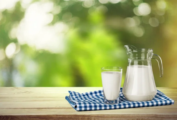 Milk, glass, tablecloth. — Stock Photo, Image