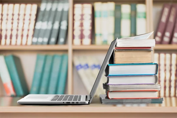 Buch, Bildung, Laptop. — Stockbild Buch, Bildung, Laptop. — Stockfoto