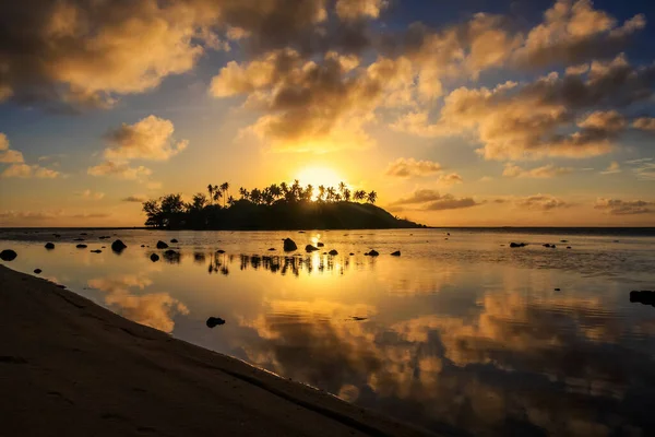 Insel Bei Sonnenaufgang Muri Strand Kochinseln — Stockfoto