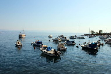 İlka kasabasının ayrıntıları ve simgeleri, marina, Kvarner körfezi, Adriyatik kıyısı, Hırvatistan, Avrupa