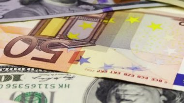 Dolar ve Euro banknot döndürmek