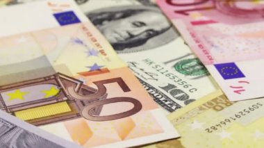 Dolar ve Euro banknot döndürmek