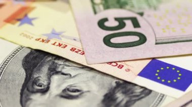 Dolar ve Euro banknot döndürmek