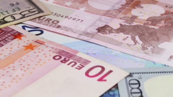Rotation des dollars et des billets en euros 